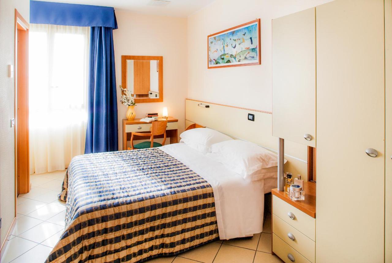Hotel Candido Diano Marina Exterior photo